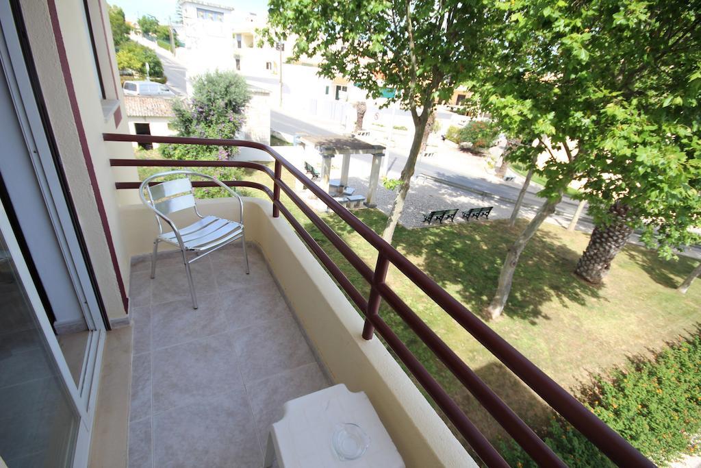 Hospedaria Buganvilia Alvor Rom bilde